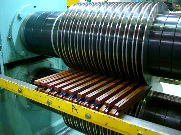 分條刀座撥料板